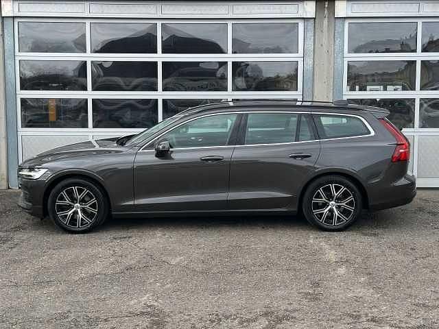 Gebraucht Volvo V60 120 PS (88 kW) 2024 Kombi