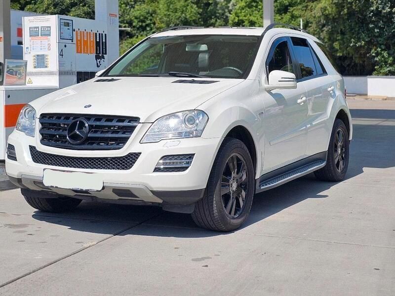 Weiß Gebraucht 2010 Mercedes ML300 SUV | 8.200 € (Guter Preis) - Bild 1/4