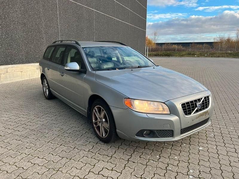 Gebraucht Volvo V70 Momentum 200 PS (147 kW) 2007 Silber Kombi