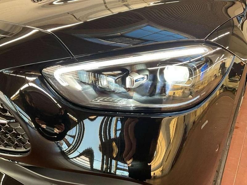 Gebraucht Mercedes C400 AMG 252 PS (185 kW) 2025 Metalliclack obsidianschwarz Limousine