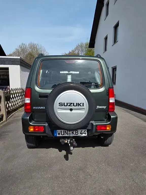 Gebraucht Suzuki Jimny Club 84 PS (61 kW) 2017 Grün SUV