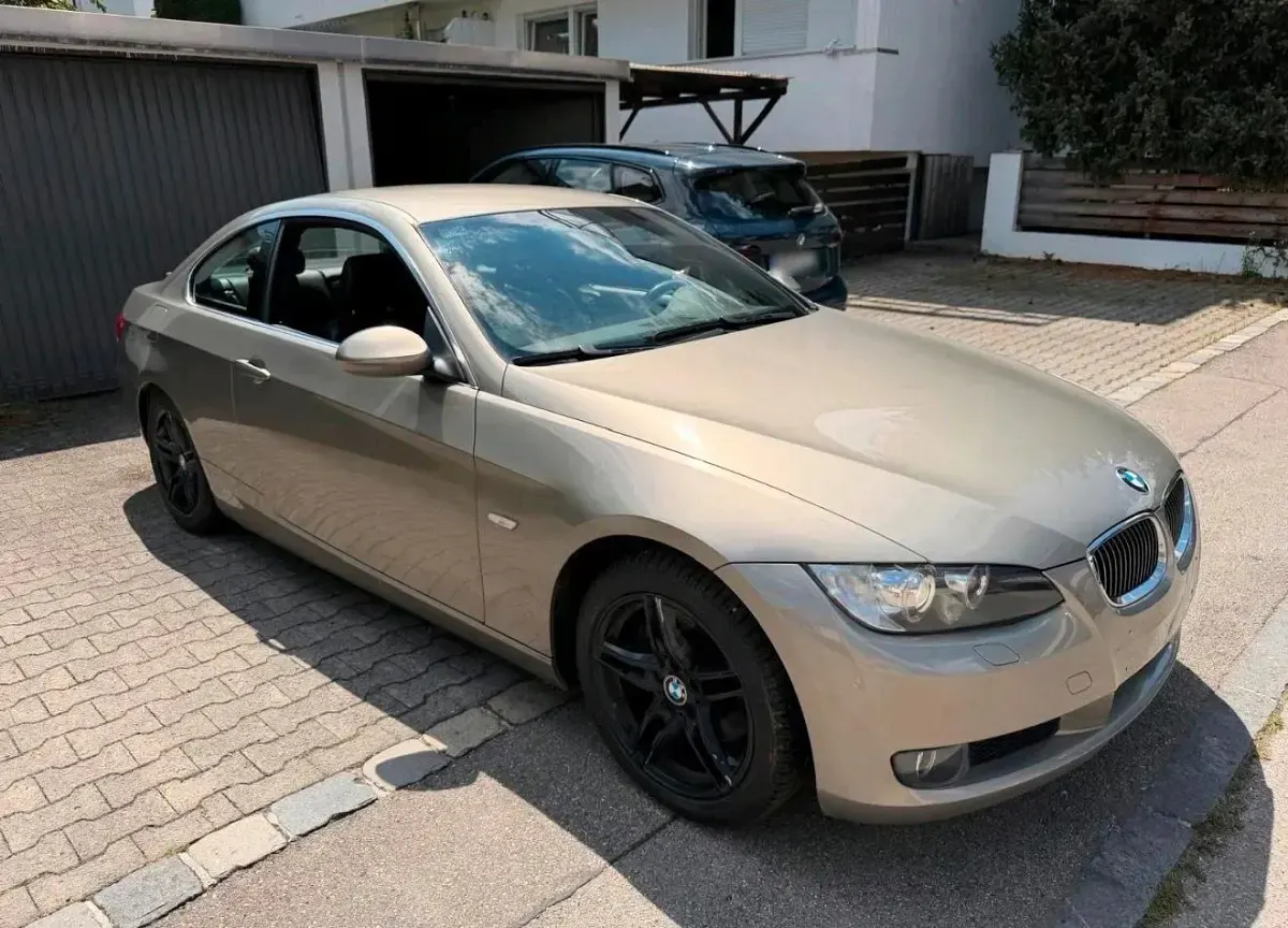 Gebraucht BMW 325 218 PS (160 kW) 2008 Andere farben Coupé