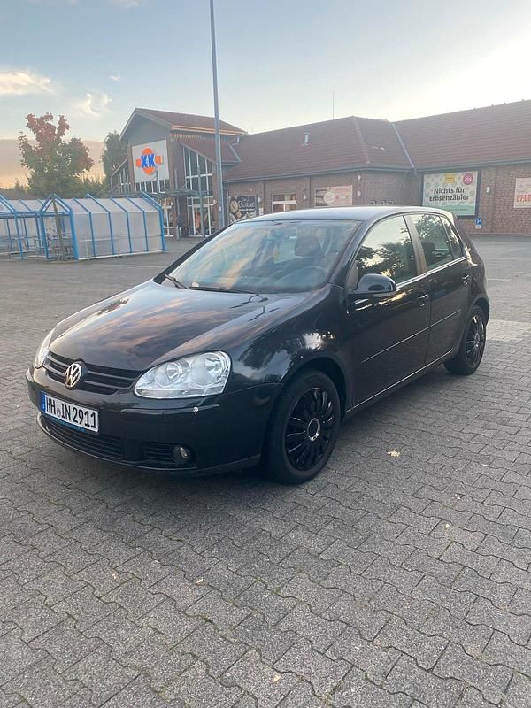 Schwarz Gebraucht 2006 VW Golf V Kleinwagen | 900 € (Superpreis) - Bild 1/4