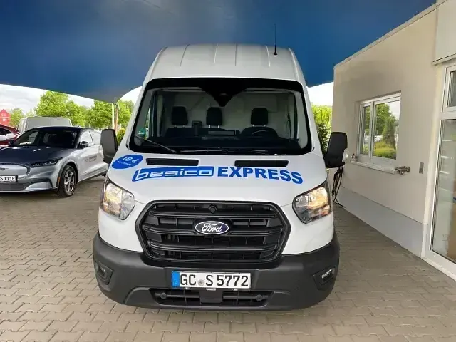 Gebraucht Ford Transit Trend 131 PS (96 kW) 2024 Frostweiß Van / Kleinbus