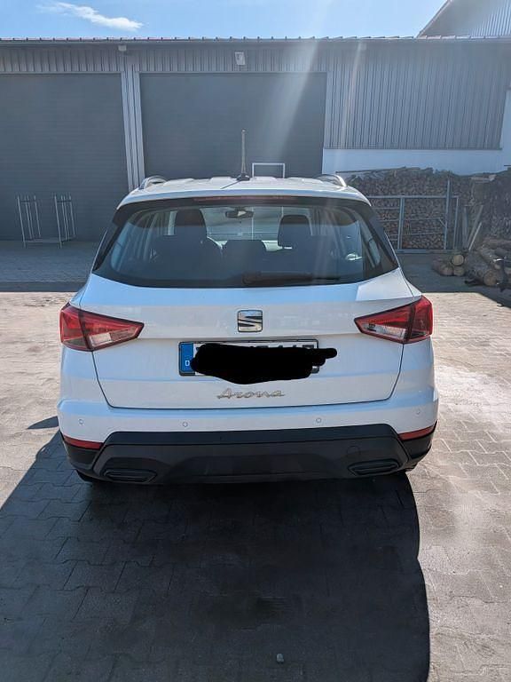 Second-hand Seat Arona Style 110 CP (80 kW) 2023 Alb SUV