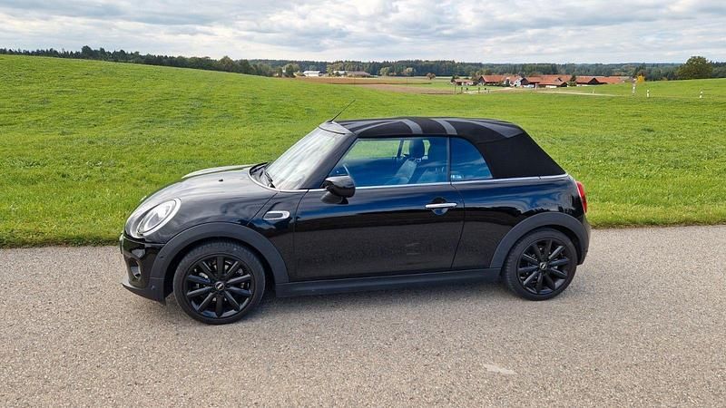 Gebraucht Mini ONE Pepper 102 PS (75 kW) 2021 Schwarz Kleinwagen