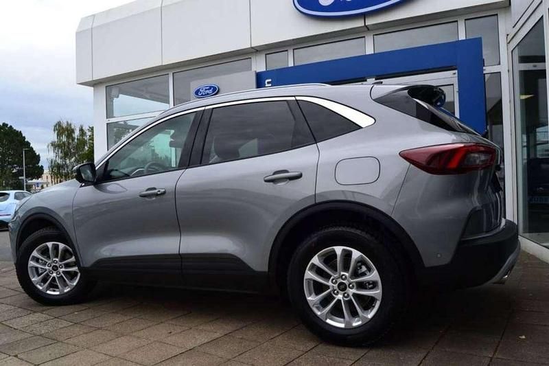 Gebraucht Ford Kuga Titanium 150 PS (110 kW) 2024 Solar silver SUV