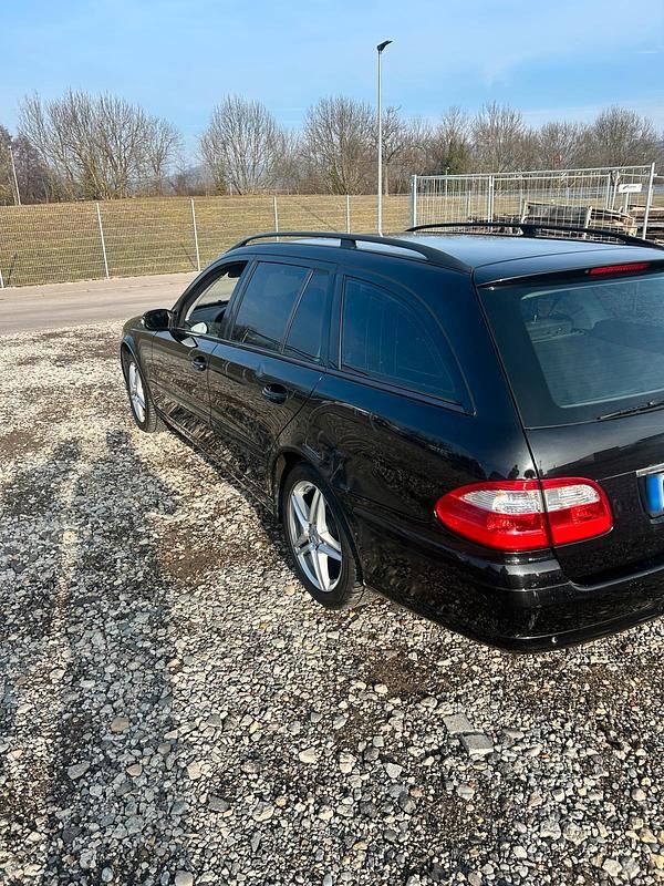 Gebraucht Mercedes E200 163 PS (119 kW) 2006 Schwarz Kombi