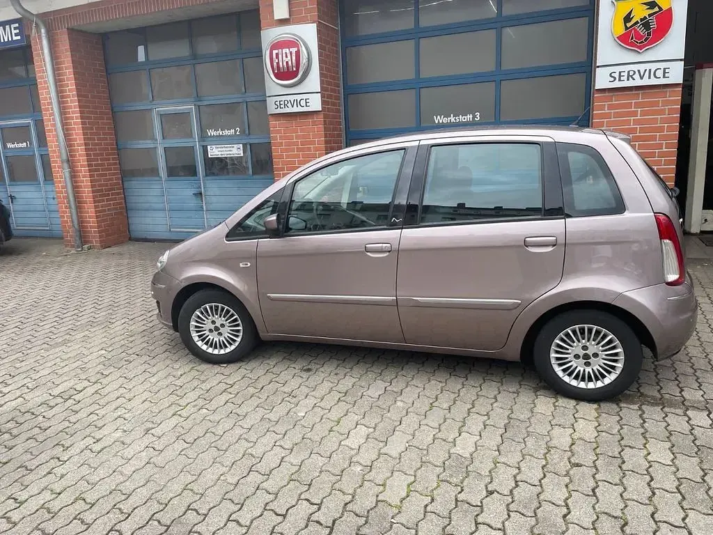 Usata Lancia Musa 77 CV (56 kW) 2009 Monovolume