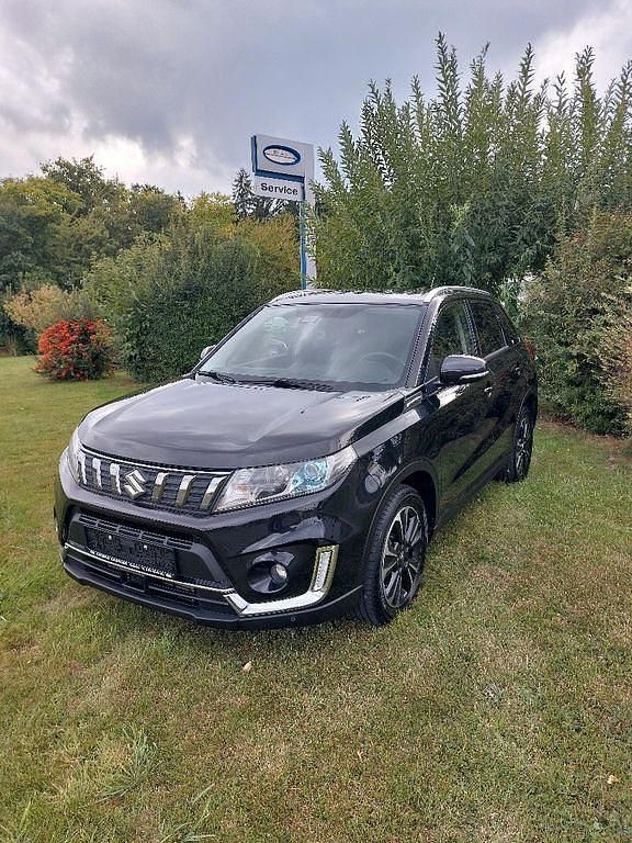Schwarz Gebraucht 2019 Suzuki Vitara Comfort+ SUV | 17.990 € (Fairer Preis) - Bild 1/4