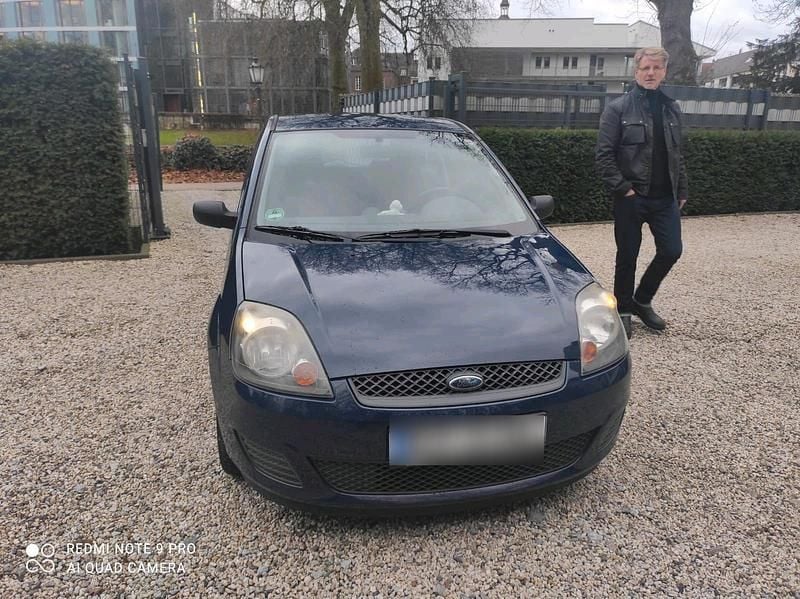 Gebraucht Ford Fiesta 60 PS (44 kW) 2009 Blau Kleinwagen