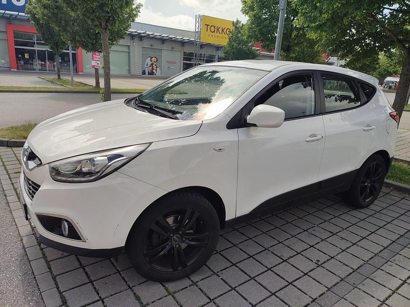 Weiß Gebraucht 2013 Hyundai ix35 Edition SUV | 7.300 € (Superpreis) - Bild 1/4