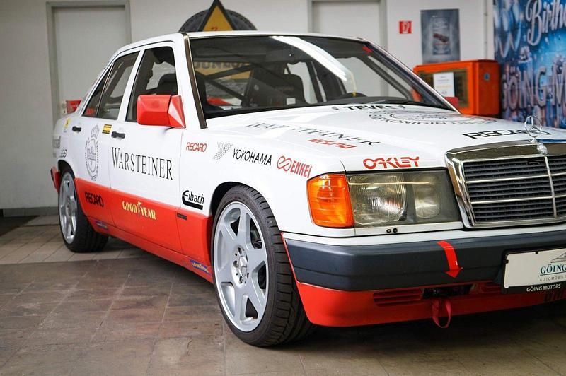 Second-hand Mercedes 190 220 CP (161 kW) 1990 Alb Berlinǎ