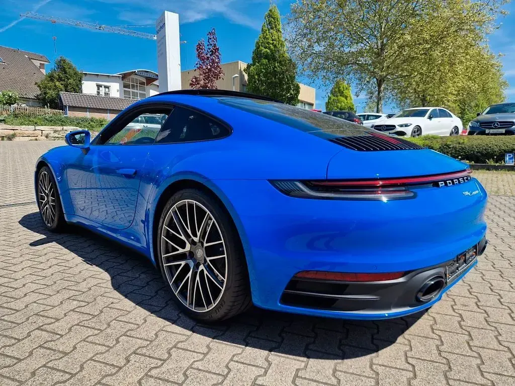 Neu Porsche 992 385 PS (283 kW) 2025 Blau Coupé