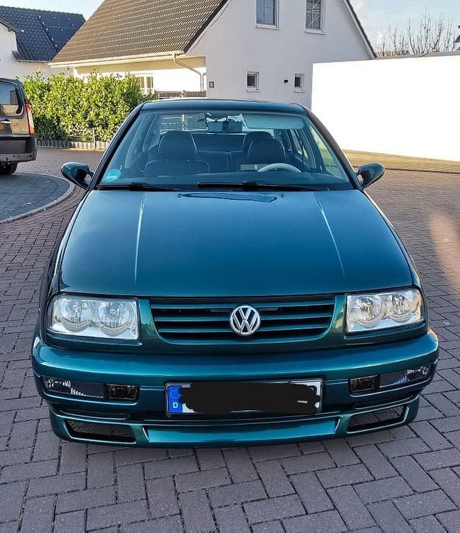Grün Gebraucht 1997 VW Vento Limousine | 2.400 € (Fairer Preis) - Bild 1/4
