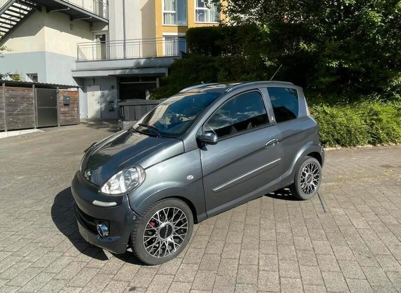 Grau Gebraucht 2014 Microcar M.Go Kleinwagen | 8.299 € - Bild 1/4