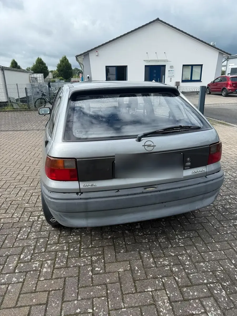 Gebraucht Opel Astra 60 PS (44 kW) 1995 Silber Kleinwagen