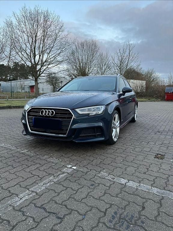 Gebraucht Audi A3 S-Line 150 PS (110 kW) 2019 Blau Limousine