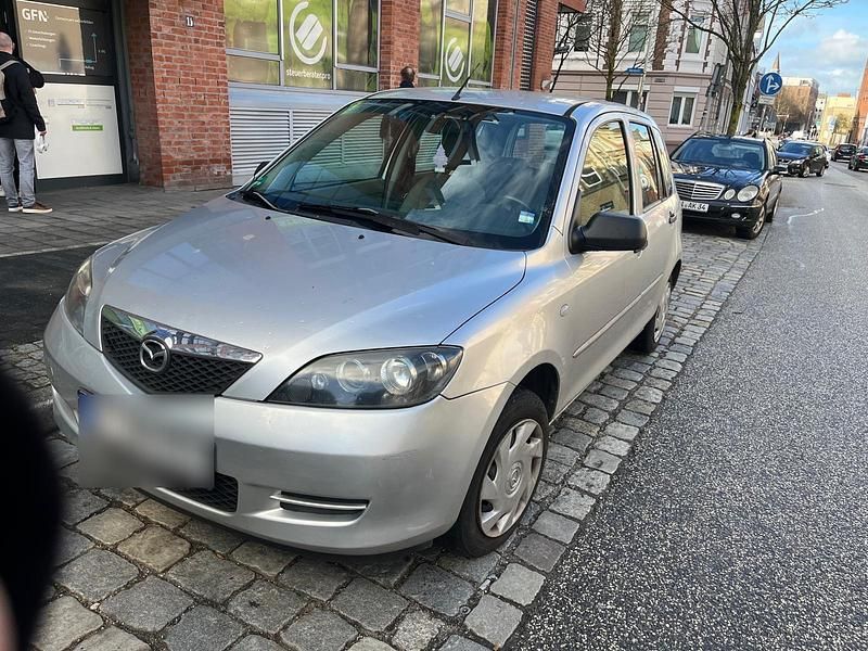 Gebraucht Mazda 2 55 PS (40 kW) 2007 Silber Kleinwagen