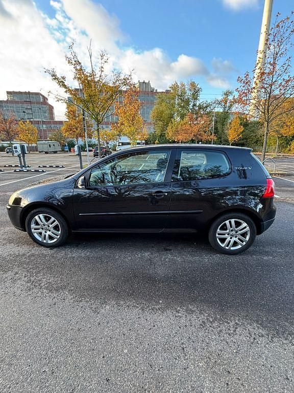 Schwarz Gebraucht 2007 VW Golf V Limousine | 2.800 € (Fairer Preis) - Bild 1/4