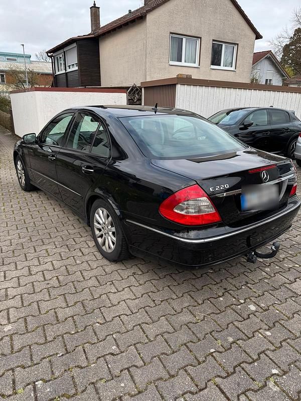 Gebraucht Mercedes E220 170 PS (125 kW) 2006 Schwarz Limousine