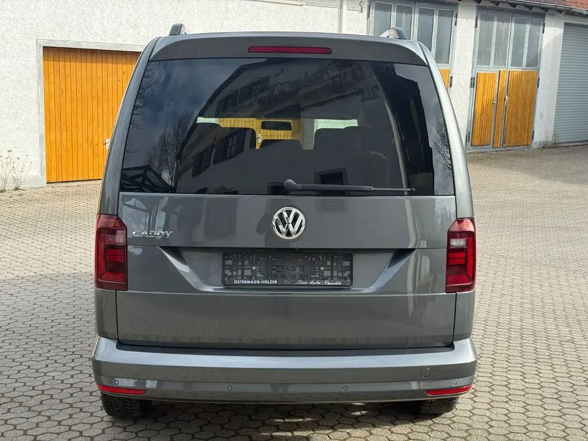 Gebraucht VW Caddy Maxi 150 PS (110 kW) 2020 Grau Van / Kleinbus