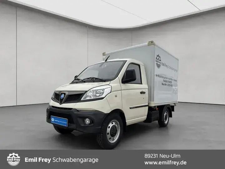 Weiß Gebraucht 2023 Piaggio Porter Kombi | 20.980 € (Guter Preis) - Bild 1/4