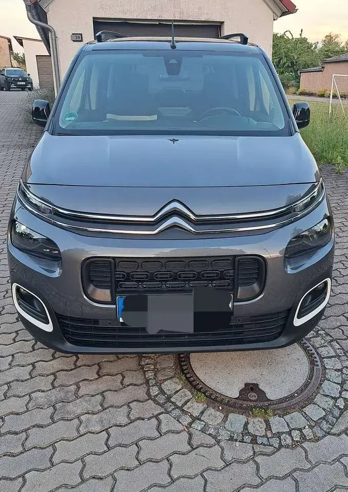 Gebraucht Citroën Berlingo Shine 131 PS (96 kW) 2023 Grau Van / Kleinbus