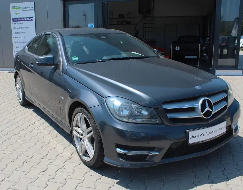 Gebraucht Mercedes C250 204 PS (150 kW) 2011 Grau Coupé