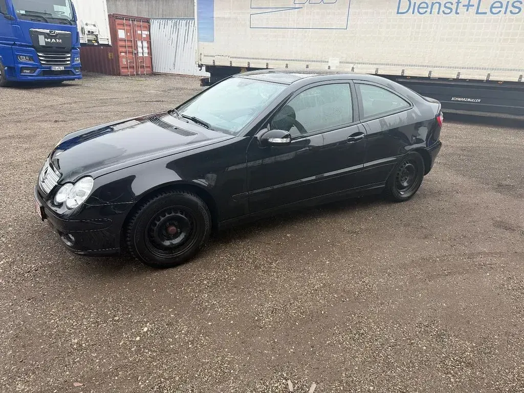 Gebraucht Mercedes C180 143 PS (105 kW) 2005 Schwarz Limousine