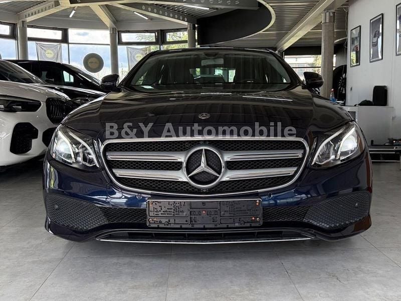 Gebraucht Mercedes E200 184 PS (135 kW) 2017 Blau Limousine