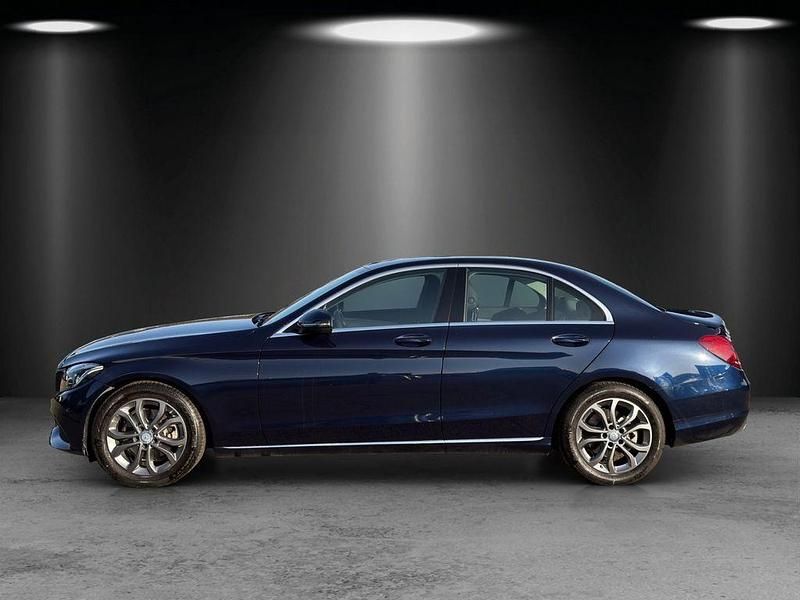 Gebraucht Mercedes C200 184 PS (135 kW) 2016 Blau Limousine