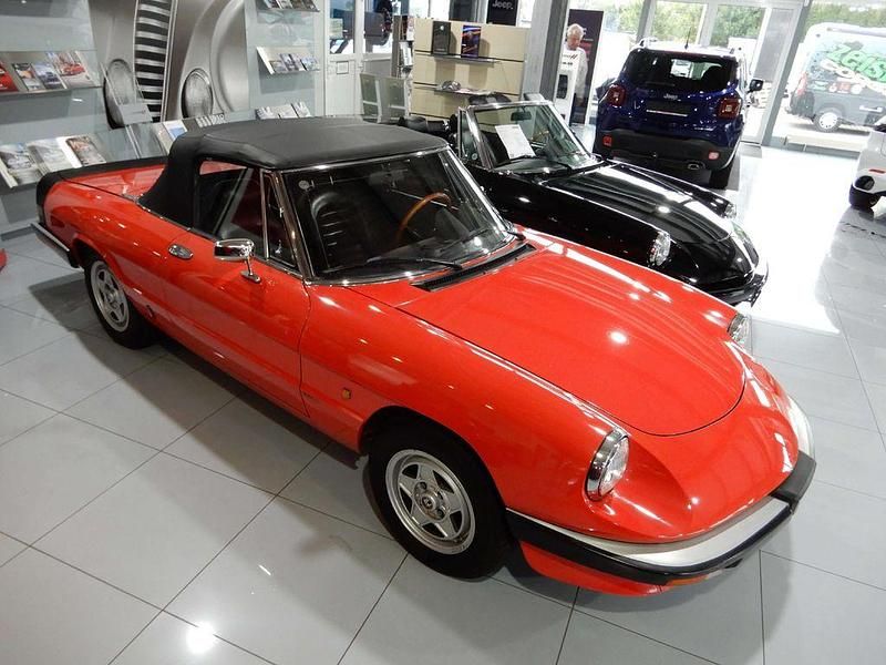Rot Gebraucht 1985 Alfa Romeo Spider Cabrio | 19.900 € - Bild 1/4
