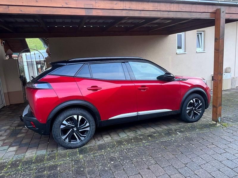 Gebraucht Peugeot 2008 GT 131 PS (96 kW) 2021 Rot SUV