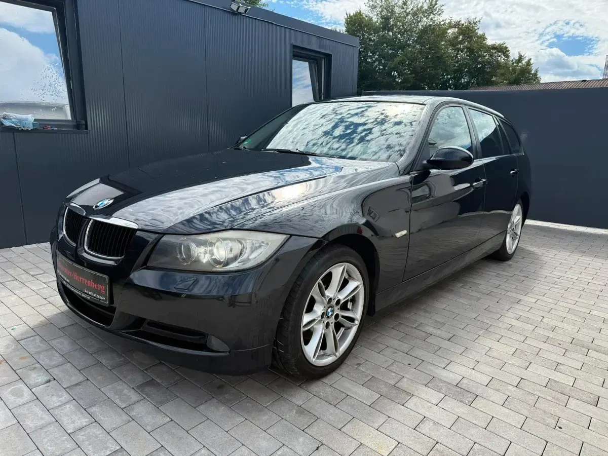 Gebraucht BMW 320 Advantage 177 PS (130 kW) 2008 Schwarz Kombi