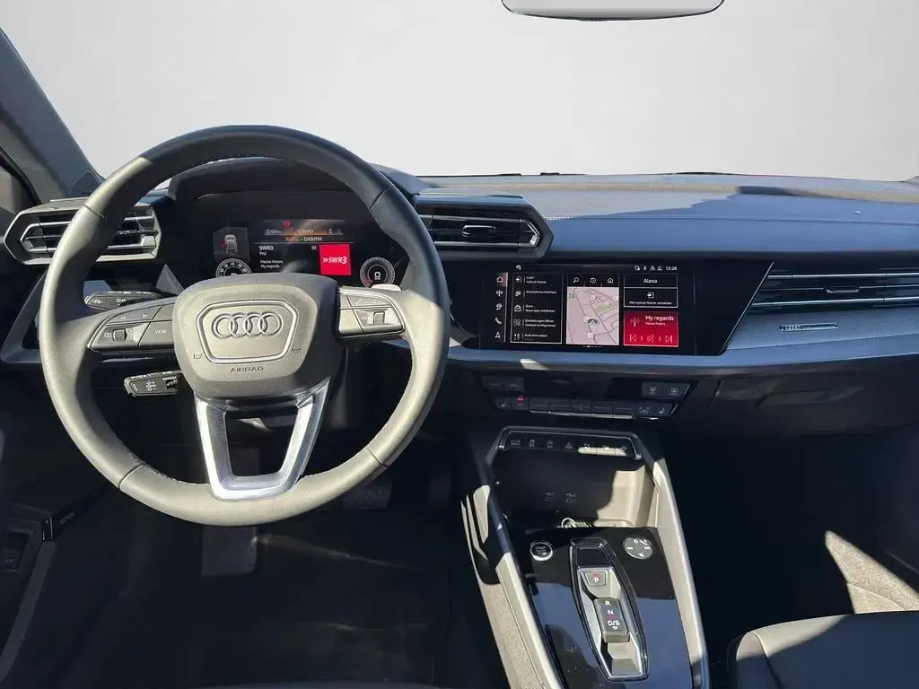 Gebraucht Audi A3 Ambiente 116 PS (85 kW) 2025 Ascariblau metallic (metallic) Limousine