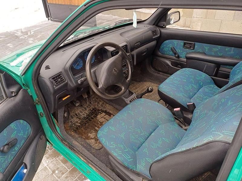 Grün Gebraucht 1996 Peugeot 106 Kleinwagen | 750 € - Bild 1/4