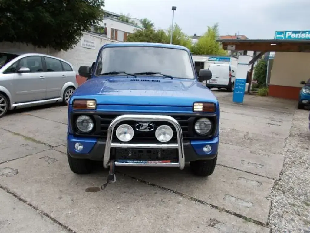 Gebraucht Lada niva 83 PS (61 kW) 2019 Blau (metallic) SUV