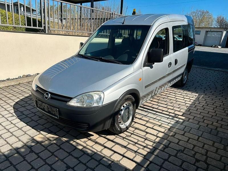 Second-hand Opel Combo 87 CP (63 kW) 2002 Argintiu Monovolum