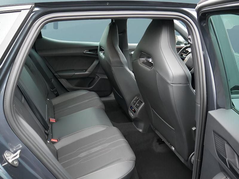 Second-hand Cupra Leon 300 CP (220 kW) 2024 Gri Hatchback