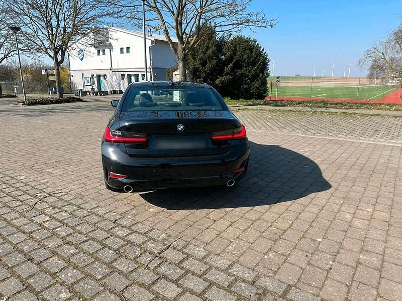 Gebraucht BMW 320 Performance 190 PS (139 kW) 2022 Schwarz Limousine