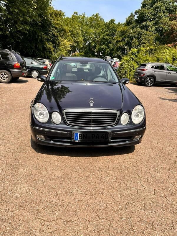 Schwarz Gebraucht 2004 Mercedes E270 Avantgarde Kombi | 4.400 € (Fairer Preis) - Bild 1/4
