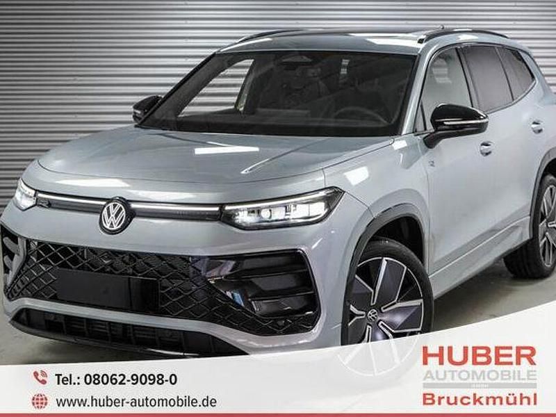Delfingrau metallic (b0) Neu 2025 VW Tayron R-line SUV | 57.591 € (Guter Preis) - Bild 1/4