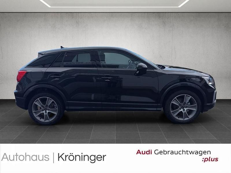 Neu Audi Q2 Advanced 116 PS (85 kW) 2025 Schwarz SUV