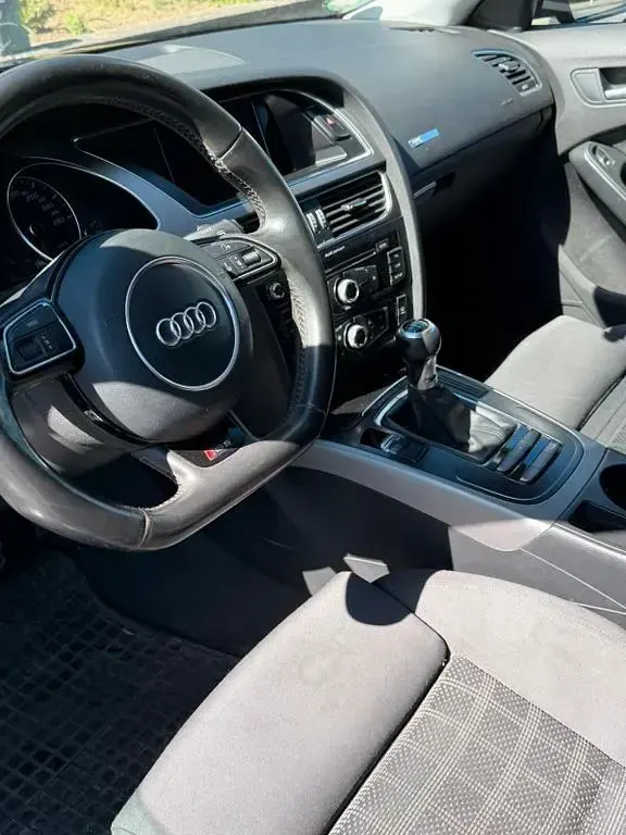 Gebraucht Audi A5 Sportback Sport 177 PS (130 kW) 2012 Schwarz Kleinwagen