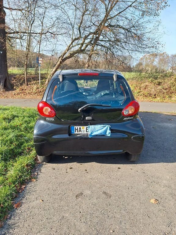 Gebraucht Toyota Aygo 68 PS (50 kW) 2006 Schwarz Kleinwagen