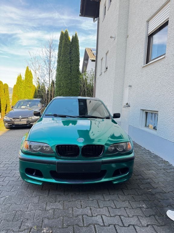 Andere außenfarben Gebraucht 2003 BMW 325 Limousine | 3.900 € (Superpreis) - Bild 1/4