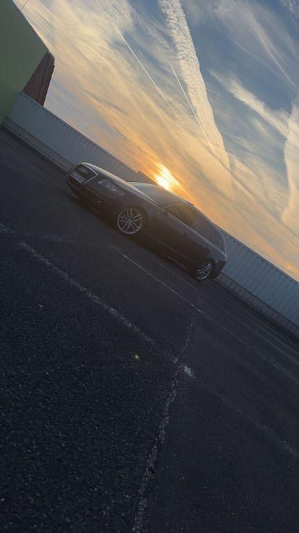 Grau Gebraucht 2006 Audi A6 Ambiente Kombi | 4.600 € (Etwas zu teuer) - Bild 1/4