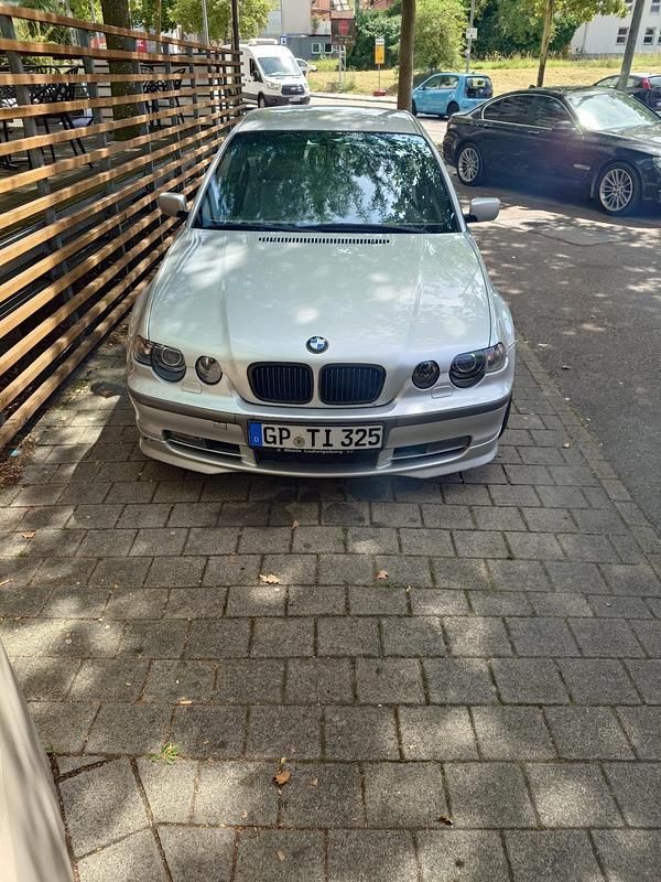 Grau Gebraucht 2001 BMW 325 Coupé | 3.500 € (Superpreis) - Bild 1/3