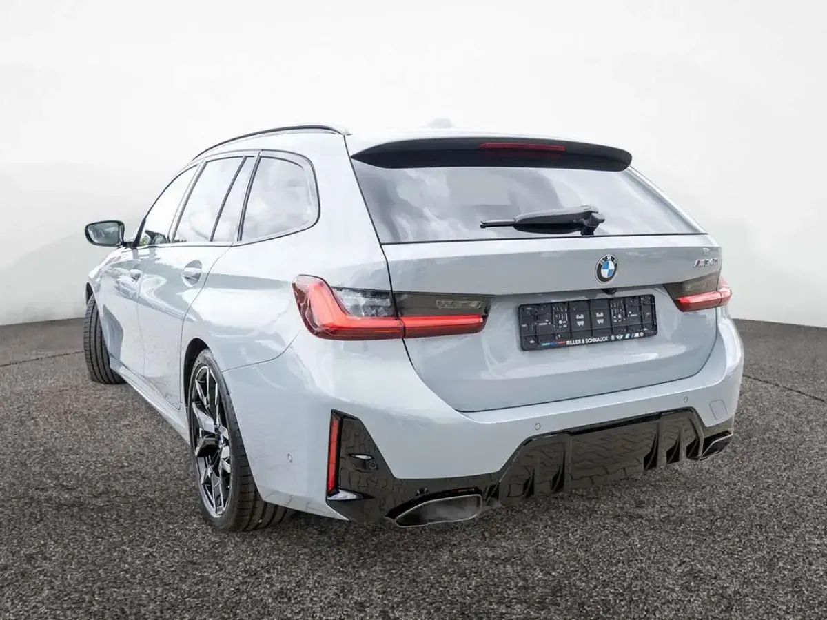 Gebraucht BMW 340 374 PS (275 kW) 2025 Brooklyn grey Kombi